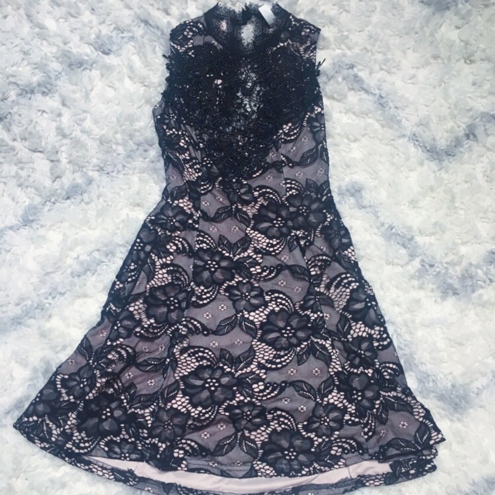 Lacy black dress ❤️